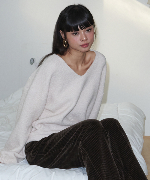 OPENING SUNSHINE(オープニングサンシャイン)の「Vネックブークルウール100%ルーズフィットTシャツ_アイボリー(Tシャツ/カットソー・レディース・アイボリー・FREE)」の4枚目の写真
