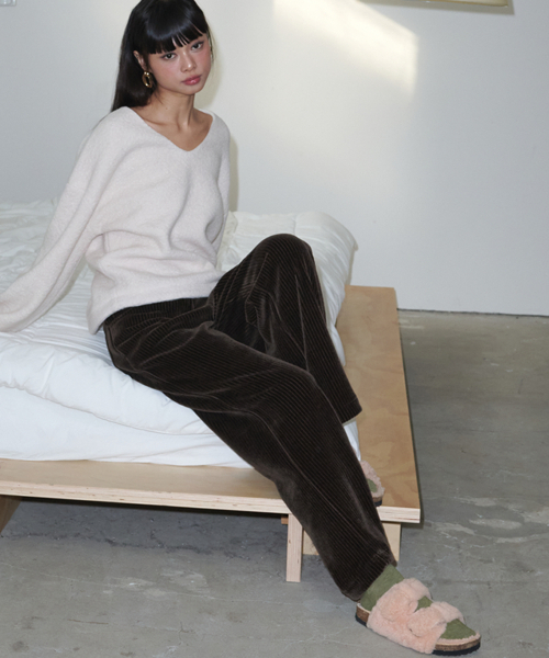 OPENING SUNSHINE(オープニングサンシャイン)の「Vネックブークルウール100%ルーズフィットTシャツ_アイボリー(Tシャツ/カットソー・レディース・アイボリー・FREE)」の10枚目の写真