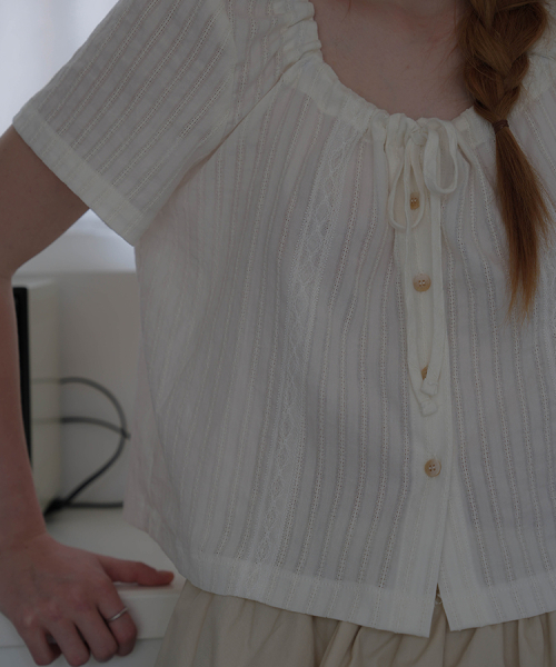 DEHEVE（デヘヴェ）の「Jacquard Shirring Blouse [White]（シャツ/ブラウス・レディース・ホワイト・FREE）」の4枚目の写真
