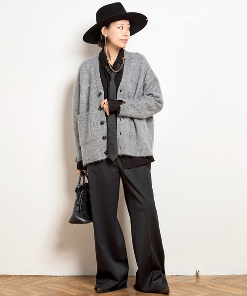 AP STUDIO（エーピーストゥディオ）の「Veneフレアパンツ（スラックス・レディース・ブラック/ブラウン・38/36/34/40）」の8枚目の写真