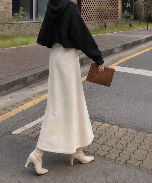 THEODORIC.dy（セオドリックディ）の「スエードタッチA-LINEスカート / Suede Touch A-Line Skirt（スカート・レディース・ブラック/カーキ・FREE）」の3枚目の写真