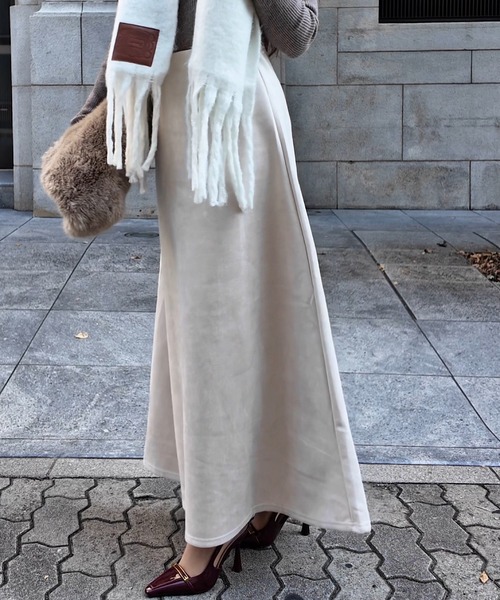 THEODORIC.dy（セオドリックディ）の「スエードタッチA-LINEスカート / Suede Touch A-Line Skirt（スカート・レディース・ブラック/カーキ・FREE）」の4枚目の写真
