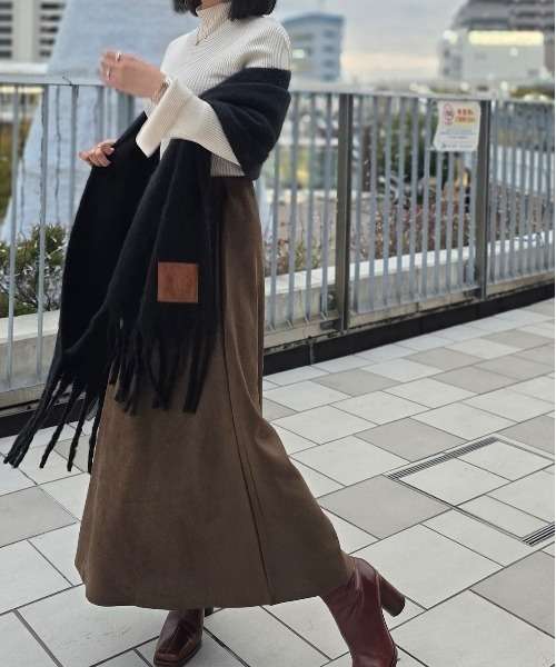 THEODORIC.dy（セオドリックディ）の「スエードタッチA-LINEスカート / Suede Touch A-Line Skirt（スカート・レディース・ブラック/カーキ・FREE）」の8枚目の写真