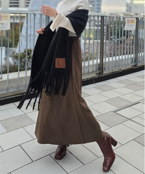 THEODORIC.dy（セオドリックディ）の「スエードタッチA-LINEスカート / Suede Touch A-Line Skirt（スカート・レディース・ブラック/カーキ・FREE）」の9枚目の写真