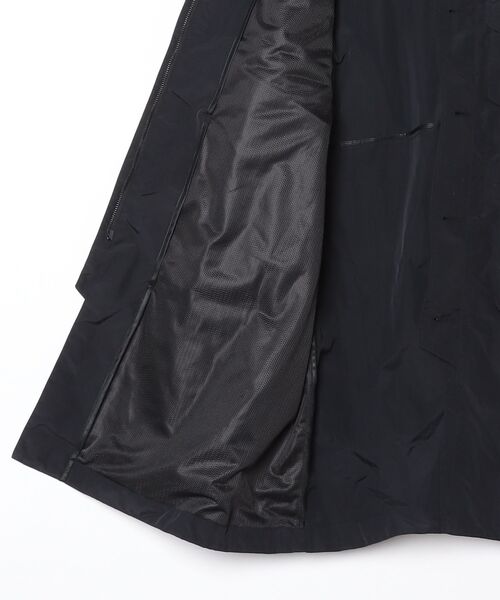 WHITE MOUNTAINEERING(ホワイトマウンテニアリング)の「【White Mountaineering x UMBRO】ホワイトマウンテニアリング アンブロ MULTI POCKET COAT(ナイロンジャケット・メンズ・ブラック・1)」の4枚目の写真