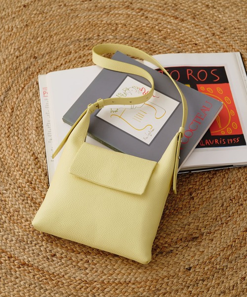 IACUCCI（イアクッチ）の「サーリチェ S CERVO（ショルダーバッグ・レディース・イエロー/アイボリー・FREE）」の6枚目の写真