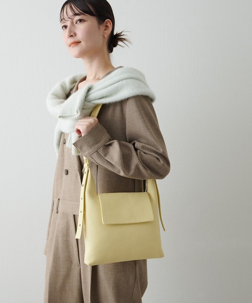 IACUCCI（イアクッチ）の「サーリチェ S CERVO（ショルダーバッグ・レディース・イエロー/アイボリー・FREE）」の8枚目の写真