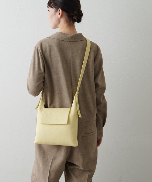 IACUCCI（イアクッチ）の「サーリチェ S CERVO（ショルダーバッグ・レディース・イエロー/アイボリー・FREE）」の10枚目の写真