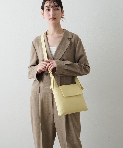 IACUCCI（イアクッチ）の「サーリチェ S CERVO（ショルダーバッグ・レディース・イエロー/アイボリー・FREE）」の11枚目の写真