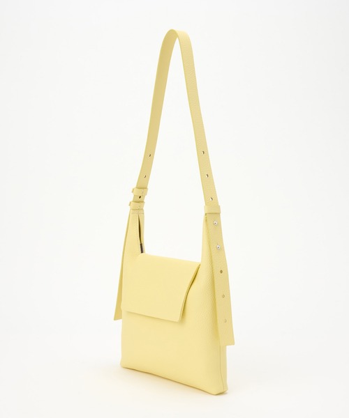 IACUCCI（イアクッチ）の「サーリチェ S CERVO（ショルダーバッグ・レディース・イエロー/アイボリー・FREE）」の14枚目の写真