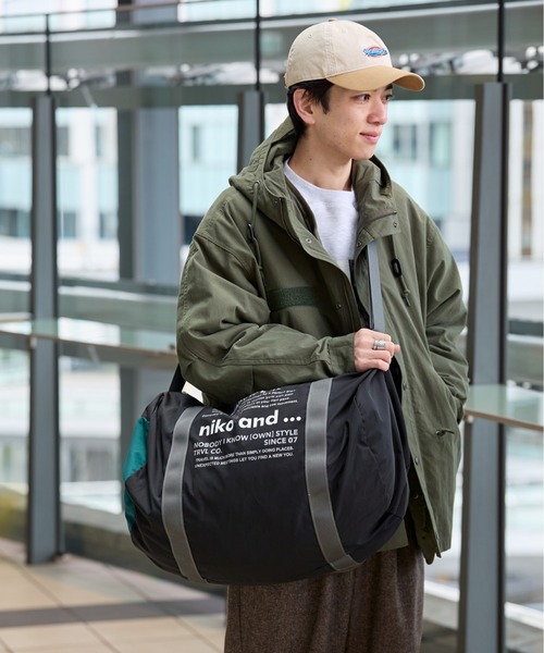 niko and...（ニコアンド）の「ニコロゴドラムバッグ２（トラベルグッズ・レディース・ブラック/アイボリー・XX-SMALL）」の3枚目の写真