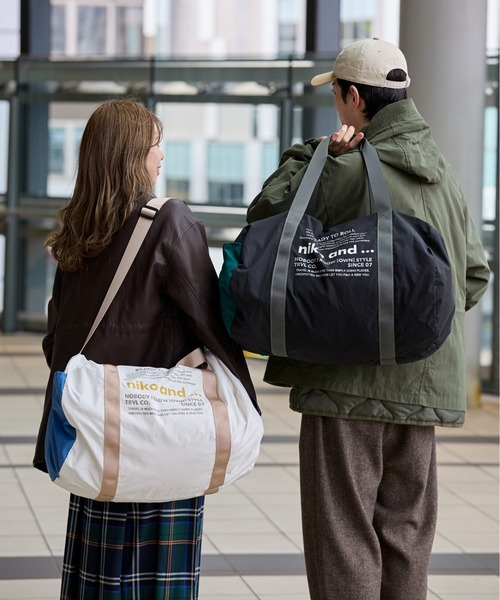 niko and...（ニコアンド）の「ニコロゴドラムバッグ２（トラベルグッズ・レディース・ブラック/アイボリー・XX-SMALL）」の4枚目の写真