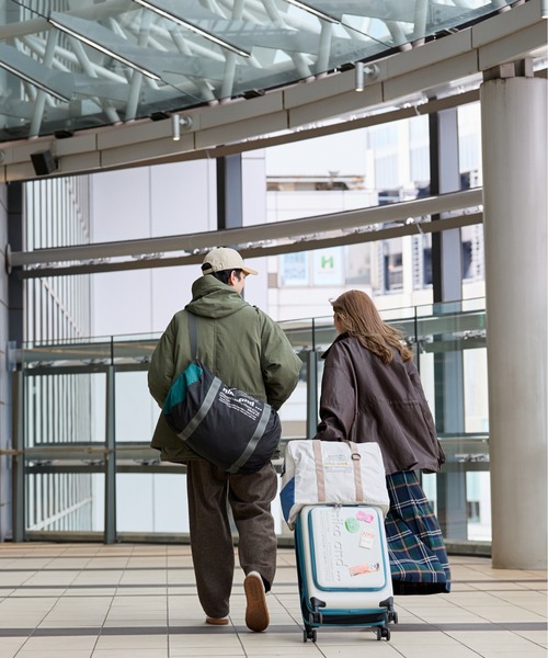 niko and...（ニコアンド）の「ニコロゴドラムバッグ２（トラベルグッズ・レディース・ブラック/アイボリー・XX-SMALL）」の6枚目の写真