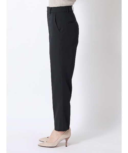SUIT SQUARE（スーツスクエア）の「テーパードパンツ ウォッシャブル 2WAYストレッチ UVカット 消臭 ポリエステルツイル 無地（スラックス・レディース・ブラック/ネイビー・36(7号)/40(11号)/38(9号)）」の5枚目の写真