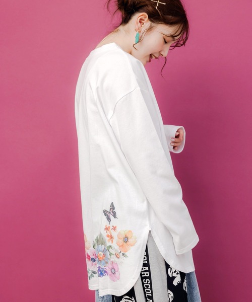 ScoLar（スカラー）の「153750：後ろ裾ウサギ＆花柄ロンT（Tシャツ/カットソー・レディース・オフホワイト・M）」の6枚目の写真