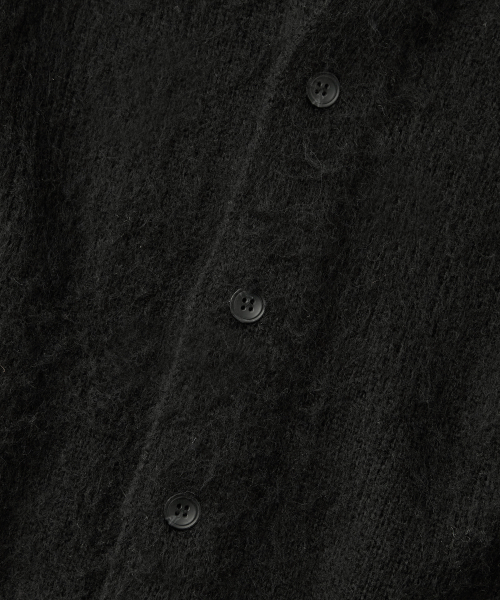 OUTSTANDING(アウトスタンディング)の「BRUSHED WOOL ROUND NECK CARDIGAN_BLACK(カーディガン/ボレロ・メンズ・その他・MEDIUM/LARGE/SMALL)」の2枚目の写真
