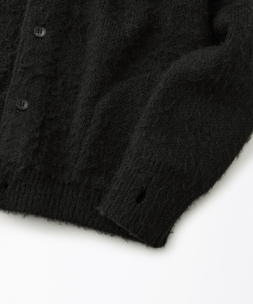 OUTSTANDING(アウトスタンディング)の「BRUSHED WOOL ROUND NECK CARDIGAN_BLACK(カーディガン/ボレロ・メンズ・その他・MEDIUM/LARGE/SMALL)」の3枚目の写真