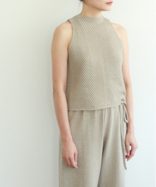 WALANCE(ワランス)の「paper knit sleeveless top(その他トップス・レディース・ブラック/オリーブ/サンドベージュ・FREE)」の19枚目の写真