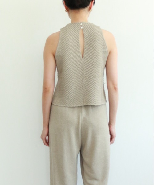 WALANCE(ワランス)の「paper knit sleeveless top(その他トップス・レディース・ブラック/オリーブ/サンドベージュ・FREE)」の18枚目の写真