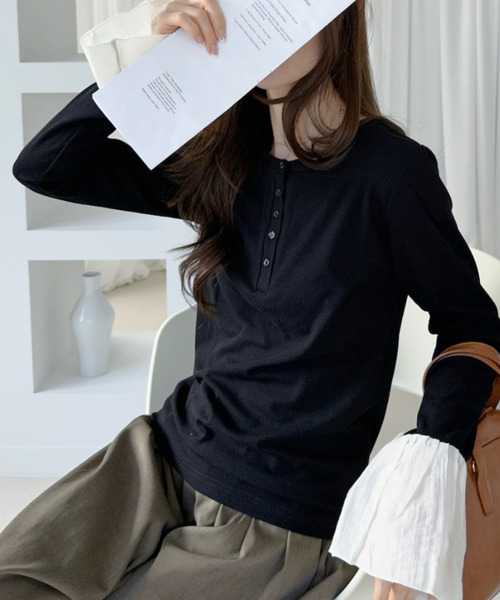 Ada.(エイダ)の「袖口フリル切替 ヘンリーネック ロングスリーブ トップス(Tシャツ/カットソー・レディース・ブラック/グレー/ホワイト・FREE)」の16枚目の写真
