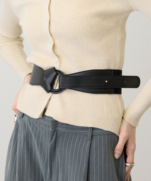 uyu.（ウユ）の「【メリハリシルエット】ワイドレザーコルセットベルト（ベルト・レディース・ブラック/ホワイト・FREE）」の13枚目の写真
