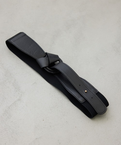 uyu.（ウユ）の「【メリハリシルエット】ワイドレザーコルセットベルト（ベルト・レディース・ブラック/ホワイト・FREE）」の3枚目の写真