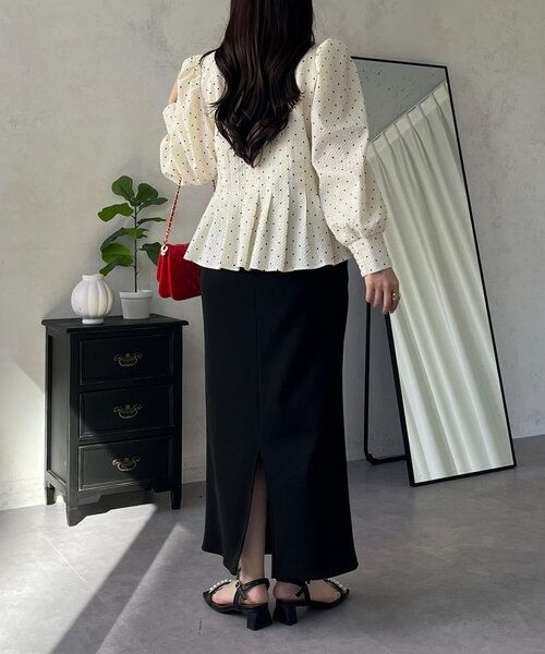 prose verse(プロズヴェール)の「フロントリボンタックプリーツドットペプラムブラウス(シャツ/ブラウス・レディース・ブラック/アイボリー・MEDIUM/LARGE)」の4枚目の写真