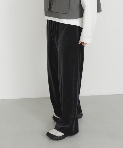 EKAL(エカル)の「コンパクトベロアイージーパンツ(その他パンツ・レディース・ネイビー/ベージュ・ONE)」の14枚目の写真