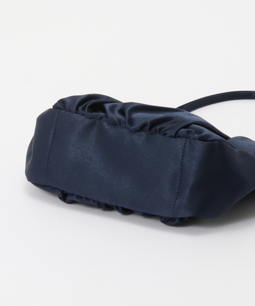 La TOTALITE（ラトータリテ）の「VENGDI / ベンディ Dia サテンミニバッグ（ハンドバッグ・レディース・ネイビー/サックスブルー・FREE）」の5枚目の写真