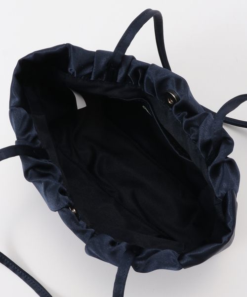 La TOTALITE（ラトータリテ）の「VENGDI / ベンディ Dia サテンミニバッグ（ハンドバッグ・レディース・ネイビー/サックスブルー・FREE）」の6枚目の写真