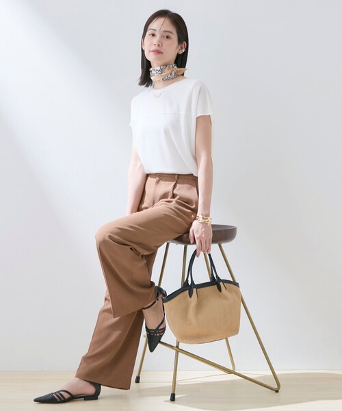 INDIVI(インディヴィ)の「【洗える/アンサンブル可能】シアースストライプトップス(Tシャツ/カットソー・レディース・ブラック/イエロー系その他/ブラウン系/ライトブルー/ホワイト・38/05/13/15 /19/34)」の8枚目の写真