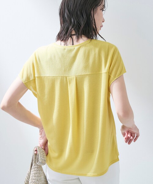 INDIVI(インディヴィ)の「【洗える/アンサンブル可能】シアースストライプトップス(Tシャツ/カットソー・レディース・ブラック/イエロー系その他/ブラウン系/ライトブルー/ホワイト・38/05/13/15 /19/34)」の16枚目の写真