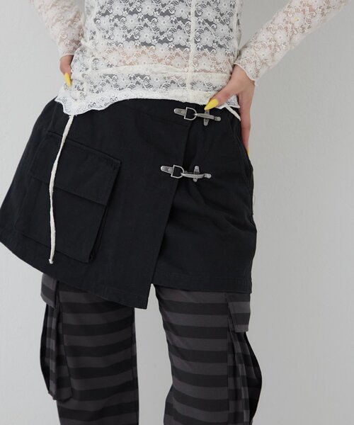 WHO'S WHO gallery（フーズフーギャラリー）の「ファイヤーマンミリタリーラップスカート（スカート・レディース・ブラック/カーキ・FREE）」の3枚目の写真