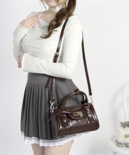 DearMyLoveRose(ディアマイラブローズ)の「ハートチャーム付きミニボストンバッグ【select Item】(ショルダーバッグ・レディース・ブラック/オフホワイト/ブラウン・FREE)」の8枚目の写真