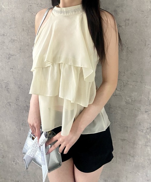 Mejoul(メジュール)の「【2026春夏新作】ビジューネックフリルティアードノースリーブブラウス(シャツ/ブラウス・レディース・アイボリー/ブラック・S/M)」の19枚目の写真