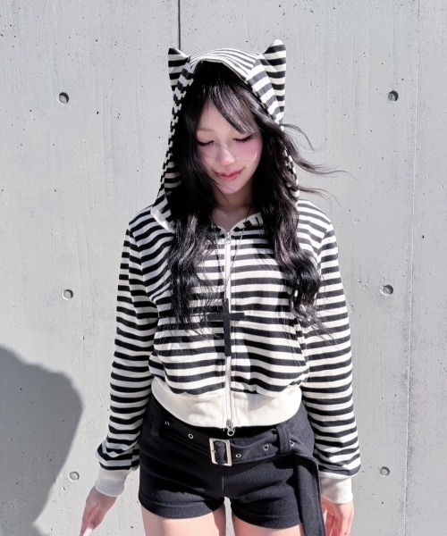 Never mind the XU / Chikashitsu+（ネバーマインド ザ エックスユー / チカシツプラス）の「【nmtc+】border horn zip up hoodie / 【エヌエムティーシープラス】ボーダーツノジップアップパーカー（パーカー・レディース・グレー/ブラック・ONE SIZE）」の22枚目の写真