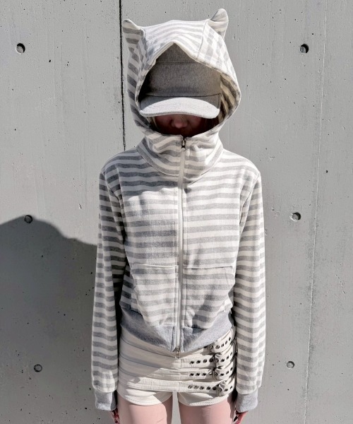 Never mind the XU / Chikashitsu+（ネバーマインド ザ エックスユー / チカシツプラス）の「【nmtc+】border horn zip up hoodie / 【エヌエムティーシープラス】ボーダーツノジップアップパーカー（パーカー・レディース・グレー/ブラック・ONE SIZE）」の16枚目の写真