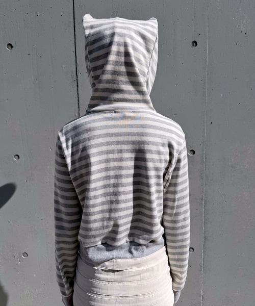 Never mind the XU / Chikashitsu+（ネバーマインド ザ エックスユー / チカシツプラス）の「【nmtc+】border horn zip up hoodie / 【エヌエムティーシープラス】ボーダーツノジップアップパーカー（パーカー・レディース・グレー/ブラック・ONE SIZE）」の18枚目の写真