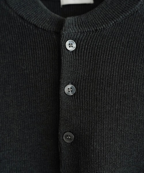 WYM LIDNM（ウィム バイ リドム）の「AZE H/S KNIT HENLEY（ニット/セーター・メンズ・グレー/ブラウン/チャコール・S/M/L）」の19枚目の写真