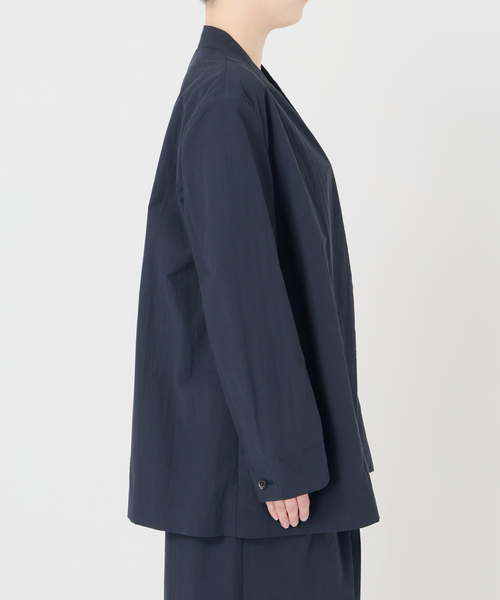 VERMEIL par iena(ヴェルメイユパーイエナ)の「《手洗い可》Dry Touch Collarless ジャケット(ノーカラージャケット・レディース・ネイビー・38/36)」の10枚目の写真