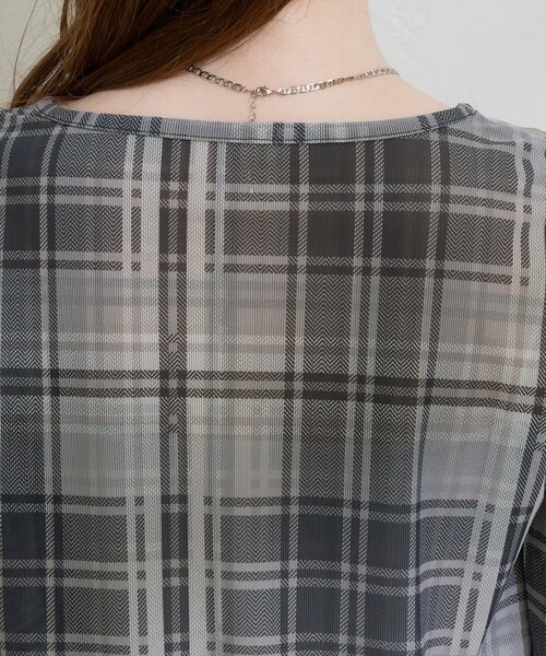 natural couture（ナチュラルクチュール）の「チュールチェックトップス（Tシャツ/カットソー・レディース・ブラウン/グレー/ベージュ・FREE）」の5枚目の写真