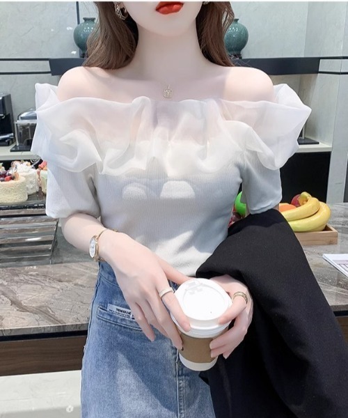 SHEPP(シープ)の「オーガンジーラッフルフリル オフショルリブニット半袖プルオーバー(Tシャツ/カットソー・レディース・ホワイト・F)」の2枚目の写真