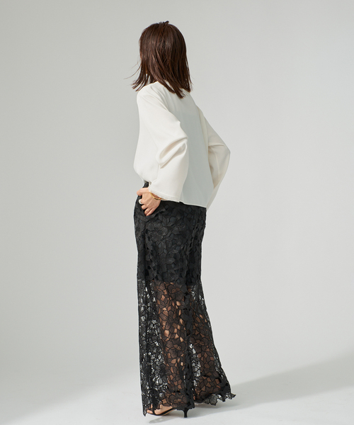 VERMEIL par iena(ヴェルメイユパーイエナ)の「Compact Satin Top(シャツ/ブラウス・レディース・ブラック/ホワイト・FREE)」の10枚目の写真