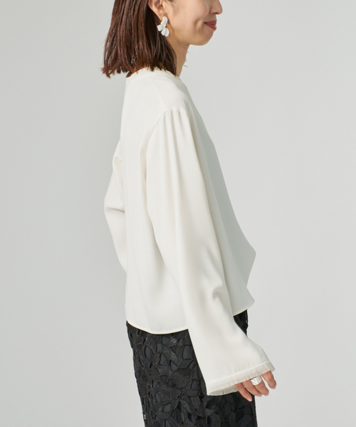 VERMEIL par iena(ヴェルメイユパーイエナ)の「Compact Satin Top(シャツ/ブラウス・レディース・ブラック/ホワイト・FREE)」の15枚目の写真