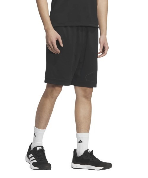 adidas(アディダス)の「アディダス adidas テック エッセンシャルズ ビッグロゴ グラフィック レギュラーフィット ショーツ(その他パンツ・メンズ・ブラック×ホワイト/ブラック×ブラック・M/L/LL/S/3L)」の1枚目の写真