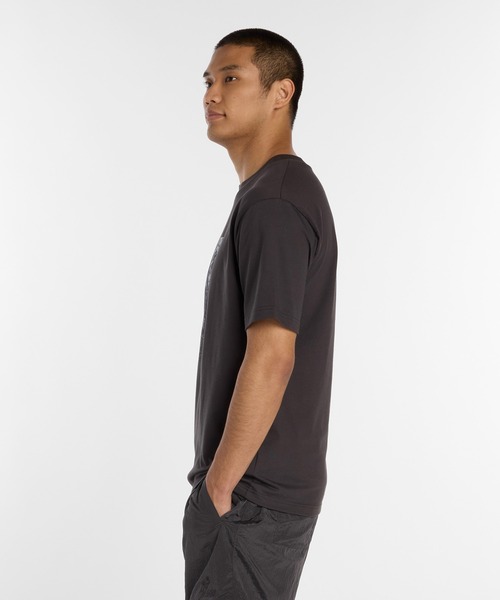 NEW BALANCE(ニューバランス)の「大谷翔平シグネチャーフォト半袖Tシャツ4(Tシャツ/カットソー・メンズ・スミクロ・SMALL/MEDIUM/LARGE/X-LARGE/XX-LARGE/XXX-LARGE)」の2枚目の写真