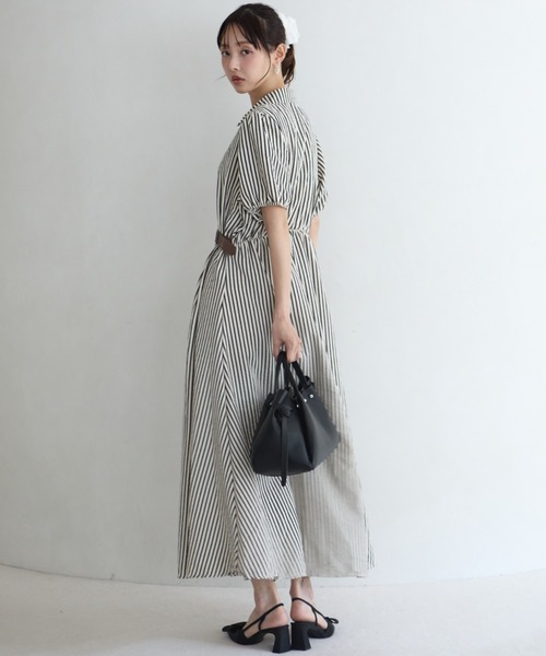 krahe(クレーエ)の「ストライプ柄カシュクールシャツワンピース(ワンピース・レディース・ブルー/ブラウン/ブラック・FREE)」の5枚目の写真