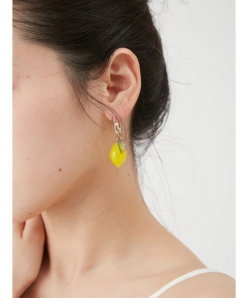 LILY BROWN(リリーブラウン)の「バリエーションフルーツピアス(ピアス(両耳用)・レディース・レッド/イエロー/ブルー・F)」の3枚目の写真