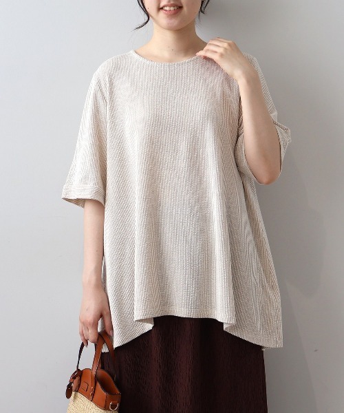 MB mint breeze（エムビーミントブリーズ）の「【LL～6L 大きいサイズ】【WEB限定】カットソーサッカープルオーバー（Tシャツ/カットソー・レディース・ベージュ/サックスブルー/ネイビー・3L/LL/5L/4L/6L）」の2枚目の写真