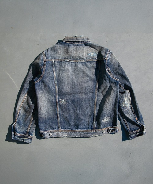 TMT(ティーエムティー)の「12oz SOFT DENIM TRUCKER JACKET(VINTAGE processing.)(デニムジャケット・メンズ・ライトインディゴブルー・MEDIUM/LARGE/X-LARGE)」の2枚目の写真